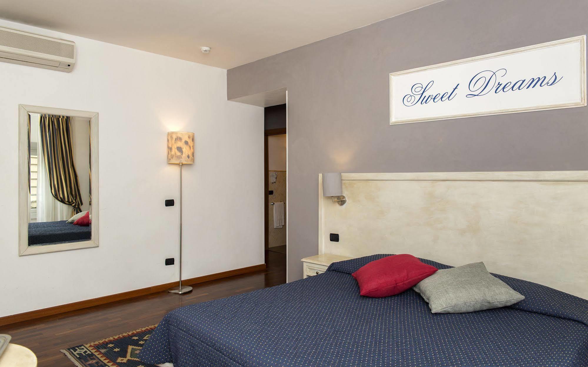 Inn Rome Rooms & Suites Exteriér fotografie